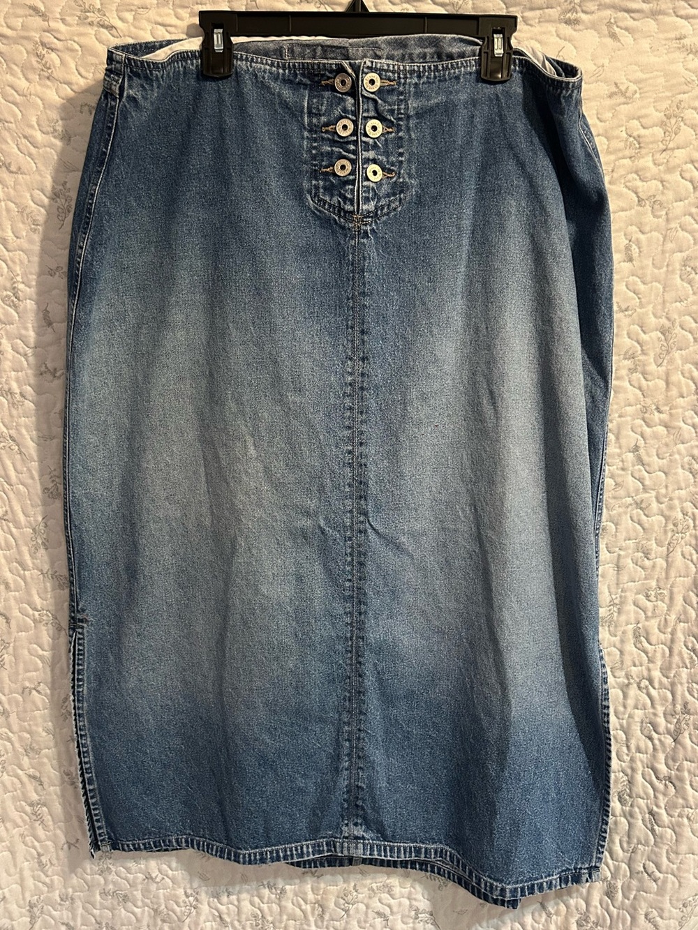 Vintage 1990s-2000s Light Blue Denim Skirt with Button Front Detail